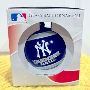 Vintage NY YANKEES Glass Ornament MLB 2012 Collectible